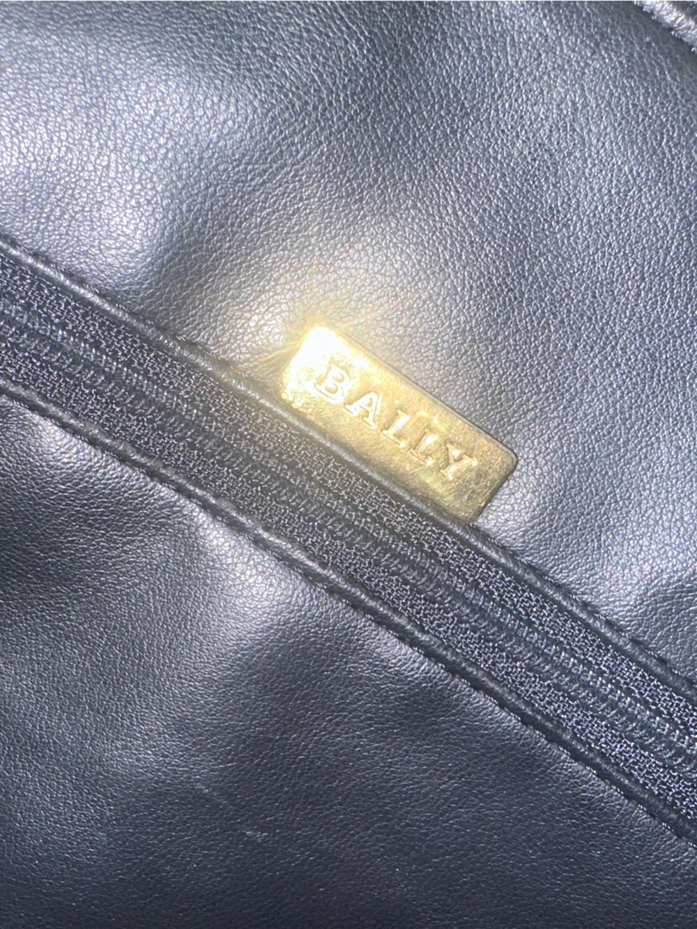 Vintage Bally Black Quilted Lambskin Dome Satchel, leather lined | Made in Italy - Picture 12 of 15